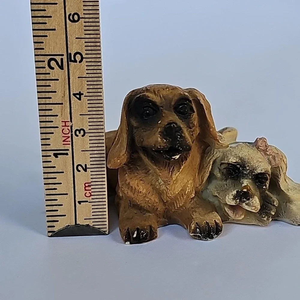 Vintage Mini Dachshund Cocker Spaniel Puppy Resin Dog Figurine Laying Down 1629